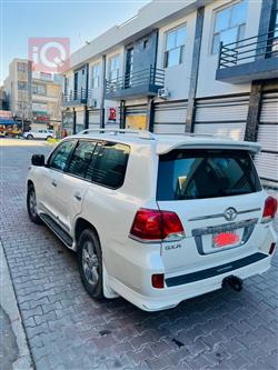 تۆیۆتا لاند کروزەر